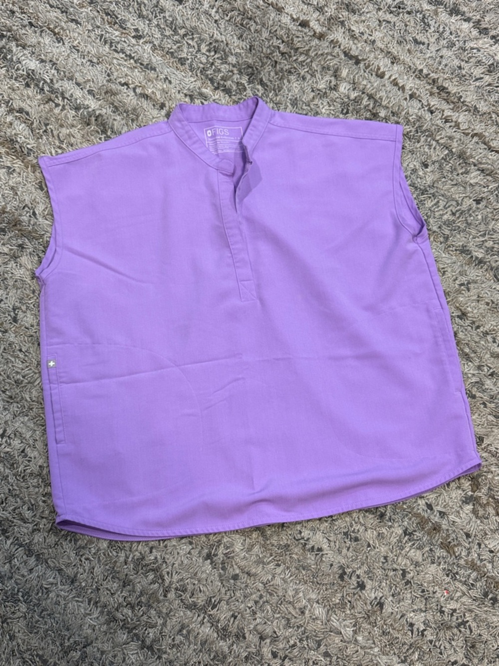 Figs Lavender Mandarin Collar Sleeveless Scrub Top sz L